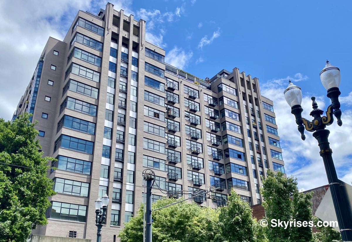 The Elizabeth condos building exterior